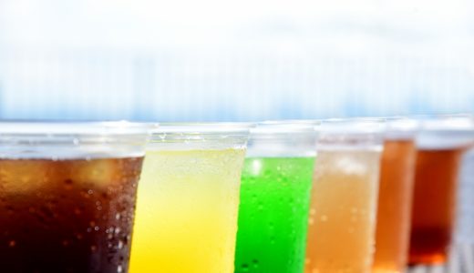 腐った飲み物を飲んだ時どのように対処する？どんな症状が出るのか？