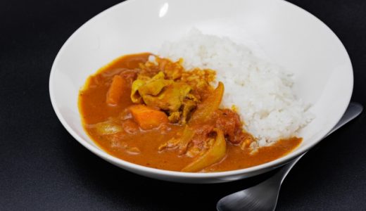 辛いレトルトカレーを甘くする方法がある？！マイルドにする食材とは？