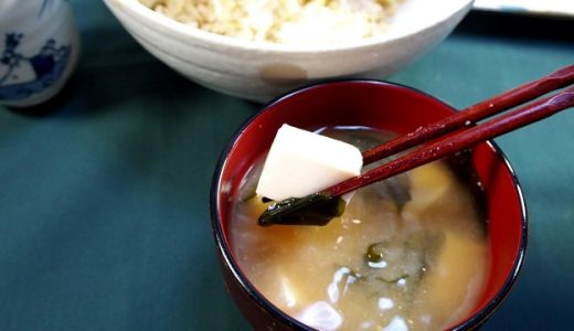味噌汁に白いつぶつぶが!食べられるの?何が原因?体に良いって本当?