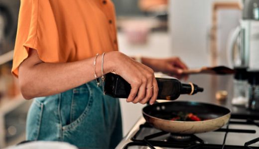 油はなぜ体に悪い?危険と言われる理由｜食べ続けるとどうなる?