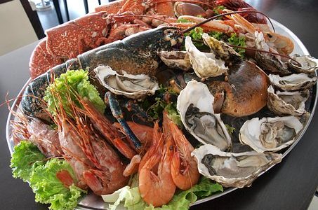 甲殻類アレルギー持ちの人はあさりなどの貝類アレルギーも併合するの？