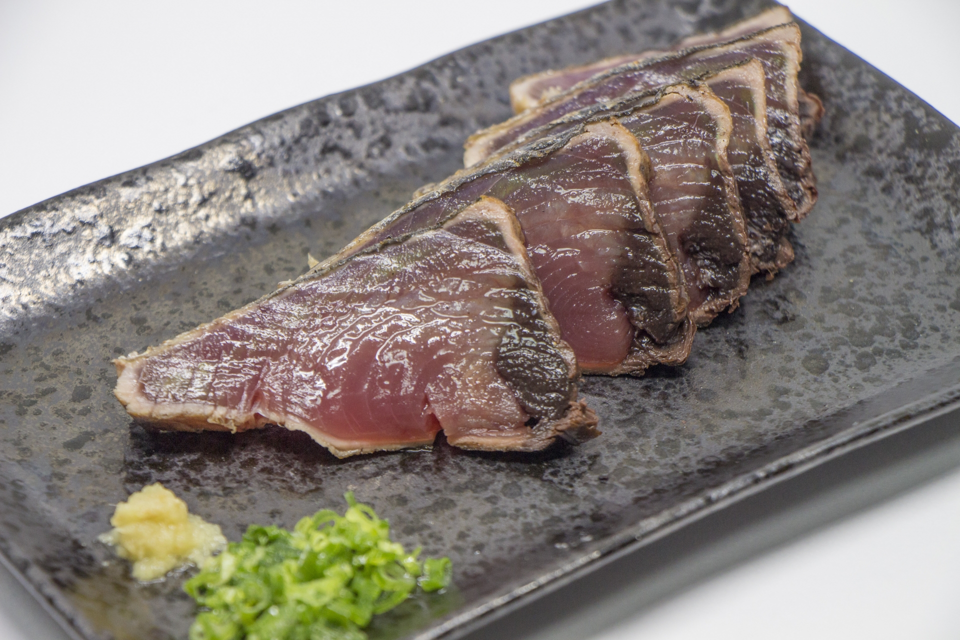 鰹のたたきを漬けにすると日持ちする 保存方法は アレンジ方法も お役立ち 季節の耳より情報局