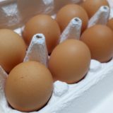 生卵はサルモネラ菌食中毒が危険？日本で安全に食べられる理由