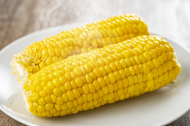 スイートコーンとトウモロコシの違いとは 特徴や用途について お役立ち 季節の耳より情報局