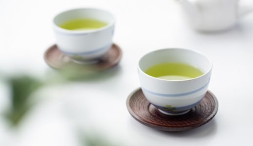 おーいお茶の色は容器によっても違う？サイズが小さいほうが濃い？