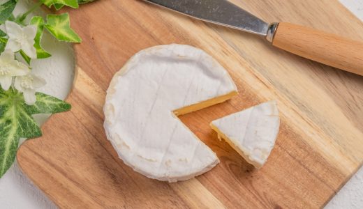 ナチュラルチーズにカビが生えると危ない？食べられる？見分け方も