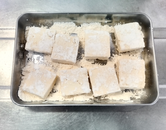 絹豆腐の冷凍はそのままパックごと凍らせても大丈夫 オススメ使い方 お役立ち 季節の耳より情報局