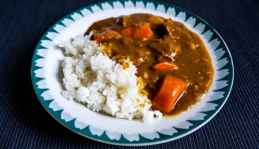 カレーの白い膜は食べたら食中毒に!加熱してもダメ?症状は?