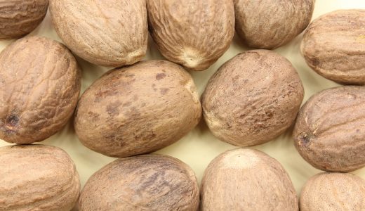 ナツメグのアレルギーの症状を紹介！ナツメグの危険性や注意点も