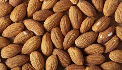 アーモンドの実は毒がある？食べられる？花の特徴も紹介