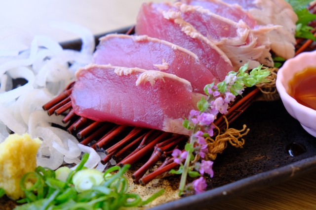 刺身についてる紫蘇の花の正体は そのまま食べる事はできる お役立ち 季節の耳より情報局