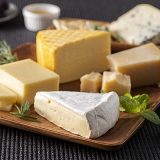 女性と男性両方にとってうれしいチーズの効果とは？選び方やデメリットも