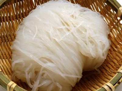  白滝の臭みとりの方法｜アク抜きは?レンジ?砂糖で?簡単なのは?不要?