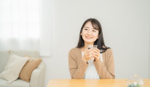 寝る前にレモン白湯を飲むと？効果・デメリットは？はちみつは？作り方？