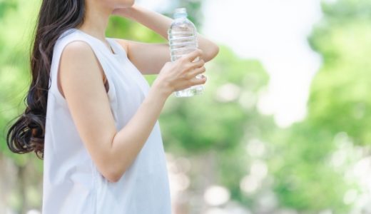 ペットボトルの水は開封後1ヶ月でも飲める？口つけで菌が繁殖！