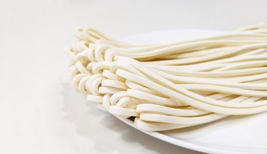 半生うどん、酸っぱい匂いが？臭い？食中毒は？賞味期限切れで茶色に？カビは